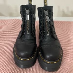 Dr. Martens Sinclair Platform Boot - Black